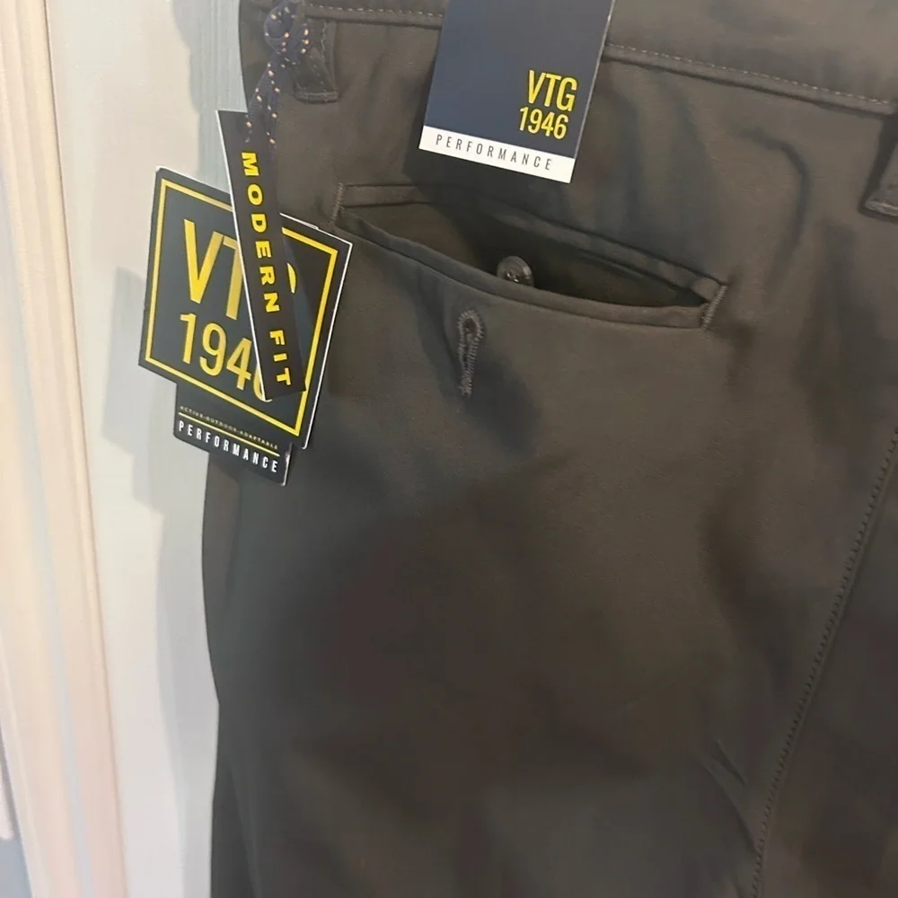 “Vintage 1946” Men's Dark Green/Khaki Modern Fit Performance Chinos w/ Pockets